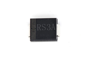 RS3A PAR les secondes C/10 à canal double du transistor MOSFET 250 de RS3M sur des terminaux